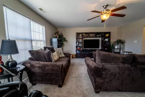 549 Clover Ln, Griffith, IN 46319 photo 19