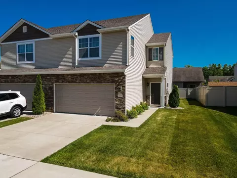 549 Clover Ln, Griffith, IN 46319 photo 2