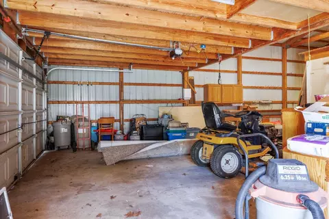 9577 Barbara Ct, De Motte, IN 46310 photo 3
