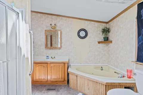 9577 Barbara Ct, De Motte, IN 46310 photo 6