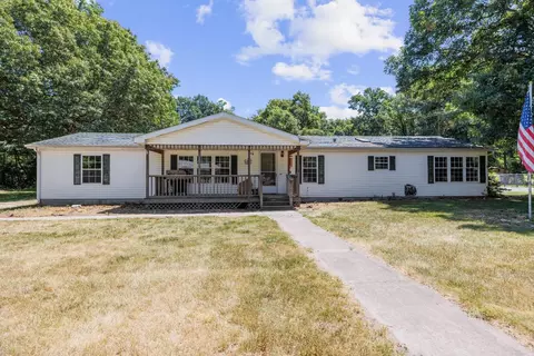9577 Barbara Ct, De Motte, IN 46310 photo 1
