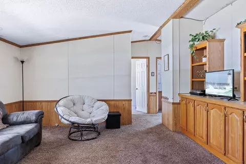 9577 Barbara Ct, De Motte, IN 46310 photo 16