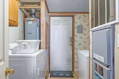 9577 Barbara Ct, De Motte, IN 46310 photo 15