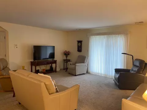 2700 Georgetowne Dr #D1, Highland, IN 46322 photo 8