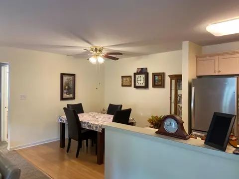 2700 Georgetowne Dr #D1, Highland, IN 46322 photo 4