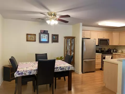 2700 Georgetowne Dr #D1, Highland, IN 46322 photo 5