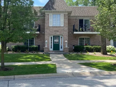 2700 Georgetowne Dr #D1, Highland, IN 46322 photo 1