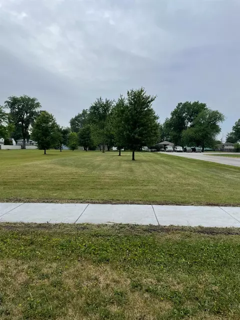 800 N Harvey St, Griffith, IN 46319 photo 1