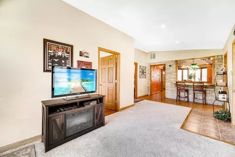 1382 S Cloverleaf Rd, Porter, IN 46304 photo 12