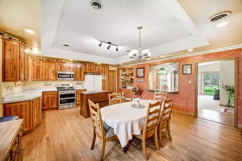 1382 S Cloverleaf Rd, Porter, IN 46304 photo 5