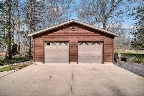 1382 S Cloverleaf Rd, Porter, IN 46304 photo 4