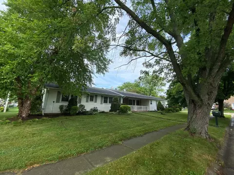 550 Gene Ln, Valparaiso, IN 46385 photo 3