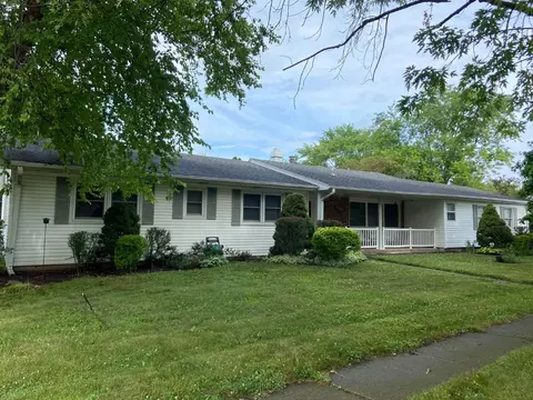 550 Gene Ln, Valparaiso, IN 46385 photo 1