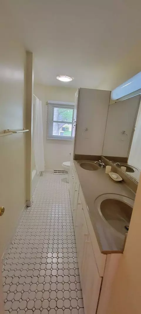550 Gene Ln, Valparaiso, IN 46385 photo 19