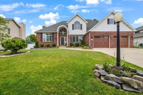 256 Fairfield Dr, Crown Point, IN 46307 photo 1