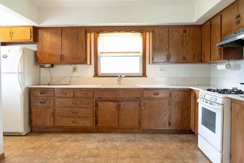 701 E Joliet St, Crown Point, IN 46307 photo 8