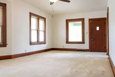 701 E Joliet St, Crown Point, IN 46307 photo 5