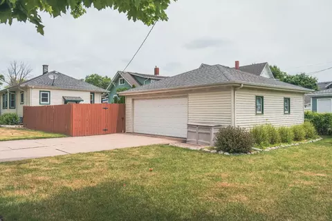 701 E Joliet St, Crown Point, IN 46307 photo 2