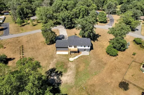 6993 Windsor Dr, De Motte, IN 46310 photo 28