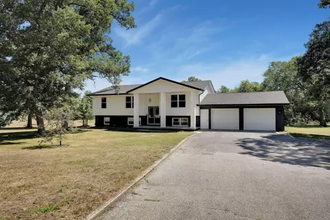 6993 Windsor Dr, De Motte, IN 46310 photo 3