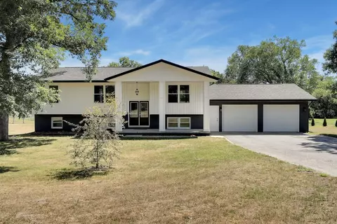 6993 Windsor Dr, De Motte, IN 46310 photo 5