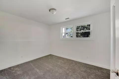 6993 Windsor Dr, De Motte, IN 46310 photo 18