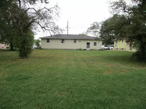 205 E Bates St, Hebron, IN 46341 photo 2