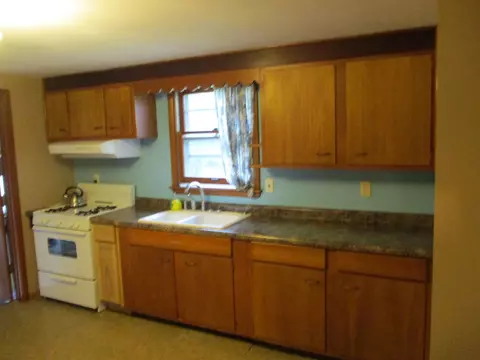 205 E Bates St, Hebron, IN 46341 photo 4