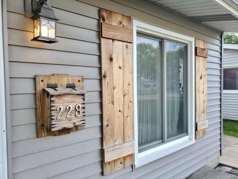 228 N Wright St, Griffith, IN 46319 photo 2