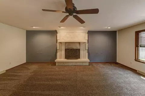 9756 Crimson Tree Ln, Munster, IN 46321 photo 12