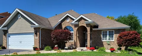 9792 Forest St, Dyer, IN 46311 photo 2