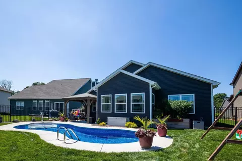810 Maghera Dr, Valparaiso, IN 46385 photo 8
