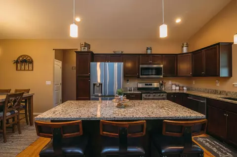 810 Maghera Dr, Valparaiso, IN 46385 photo 14