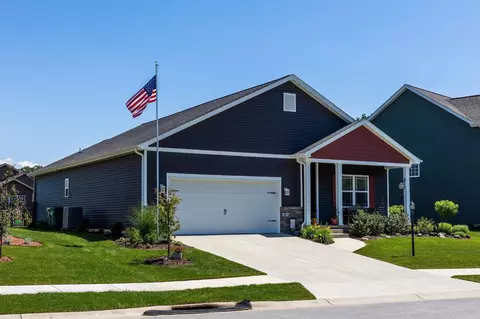 810 Maghera Dr, Valparaiso, IN 46385 photo 2