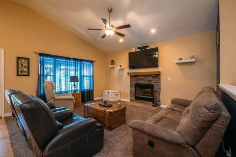 810 Maghera Dr, Valparaiso, IN 46385 photo 27