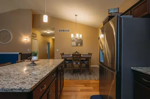 810 Maghera Dr, Valparaiso, IN 46385 photo 17
