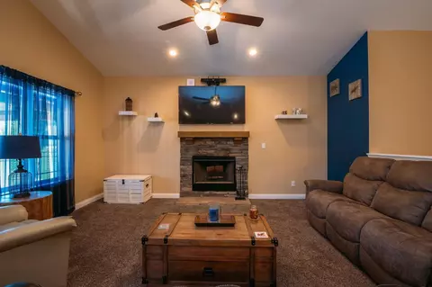 810 Maghera Dr, Valparaiso, IN 46385 photo 28