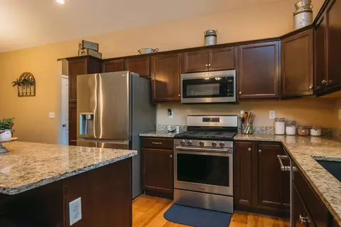 810 Maghera Dr, Valparaiso, IN 46385 photo 16