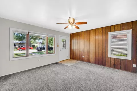 223 N Ernest St, Griffith, IN 46319 photo 4