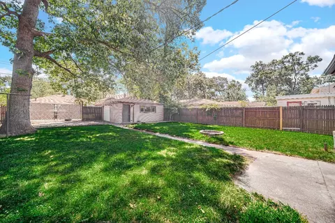 223 N Ernest St, Griffith, IN 46319 photo 17