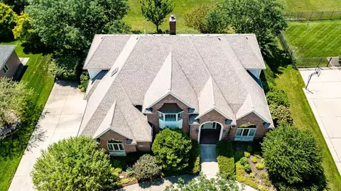10212 Devonshire Ln, Munster, IN 46321 photo 2