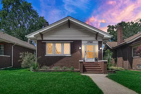 1742 Davis Ave, Whiting, IN 46394 photo 1