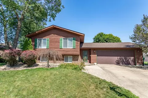 1935 Chestnut Ct, Munster, IN 46321 photo 1