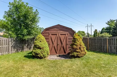 1935 Chestnut Ct, Munster, IN 46321 photo 32