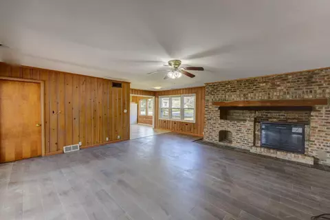 203 N Ernest St, Griffith, IN 46319 photo 3