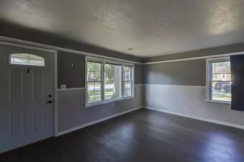 203 N Ernest St, Griffith, IN 46319 photo 2