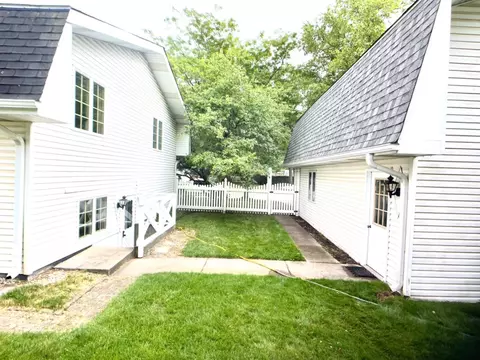 600 N Lillian St, Griffith, IN 46319 photo 23