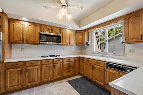 600 N Lillian St, Griffith, IN 46319 photo 13