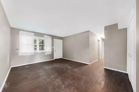 1210 N Dwiggins Ct, Griffith, IN 46319 photo 3