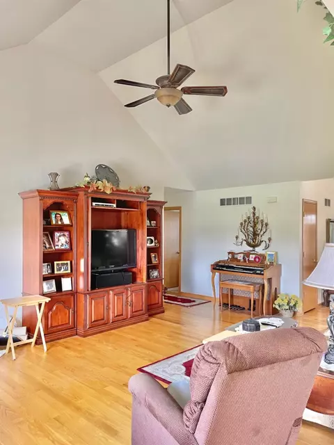 7931 E 104th Pl, Crown Point, IN 46307 photo 6